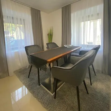 Ferienhaus Dakaj - Einfamilienhaus Apartman *